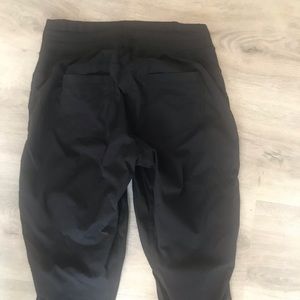 Lululemon nylon crop pants